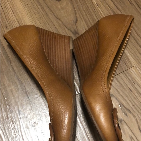 Shoe - Picture 3 of 6